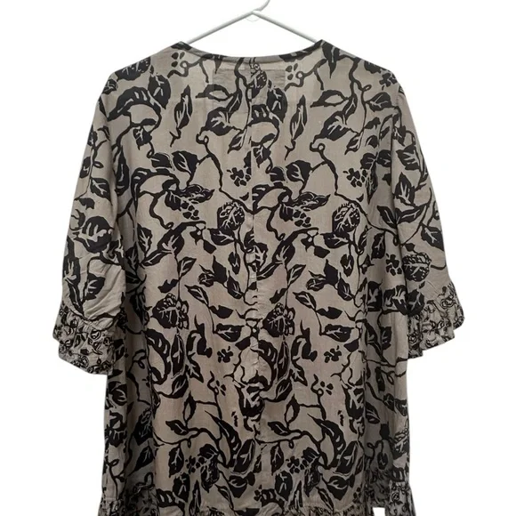 ✨ Tara Vao Flowy Top with ruffles made in Bali in large - Picture 3 of 17